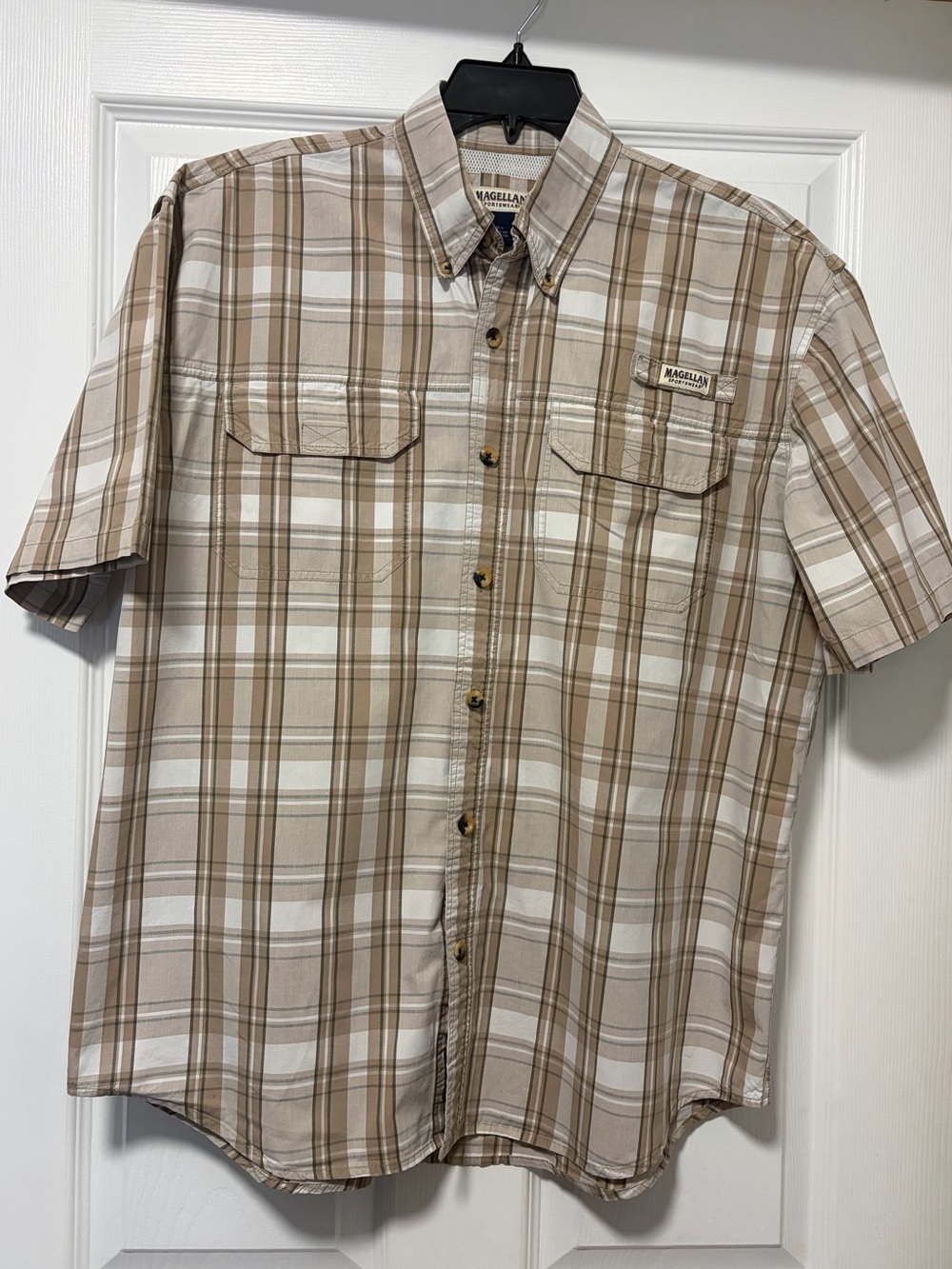 Magellan Outdoors Tan and Cream Plaid Short-Sleeve Button-Down Shirt Size Large